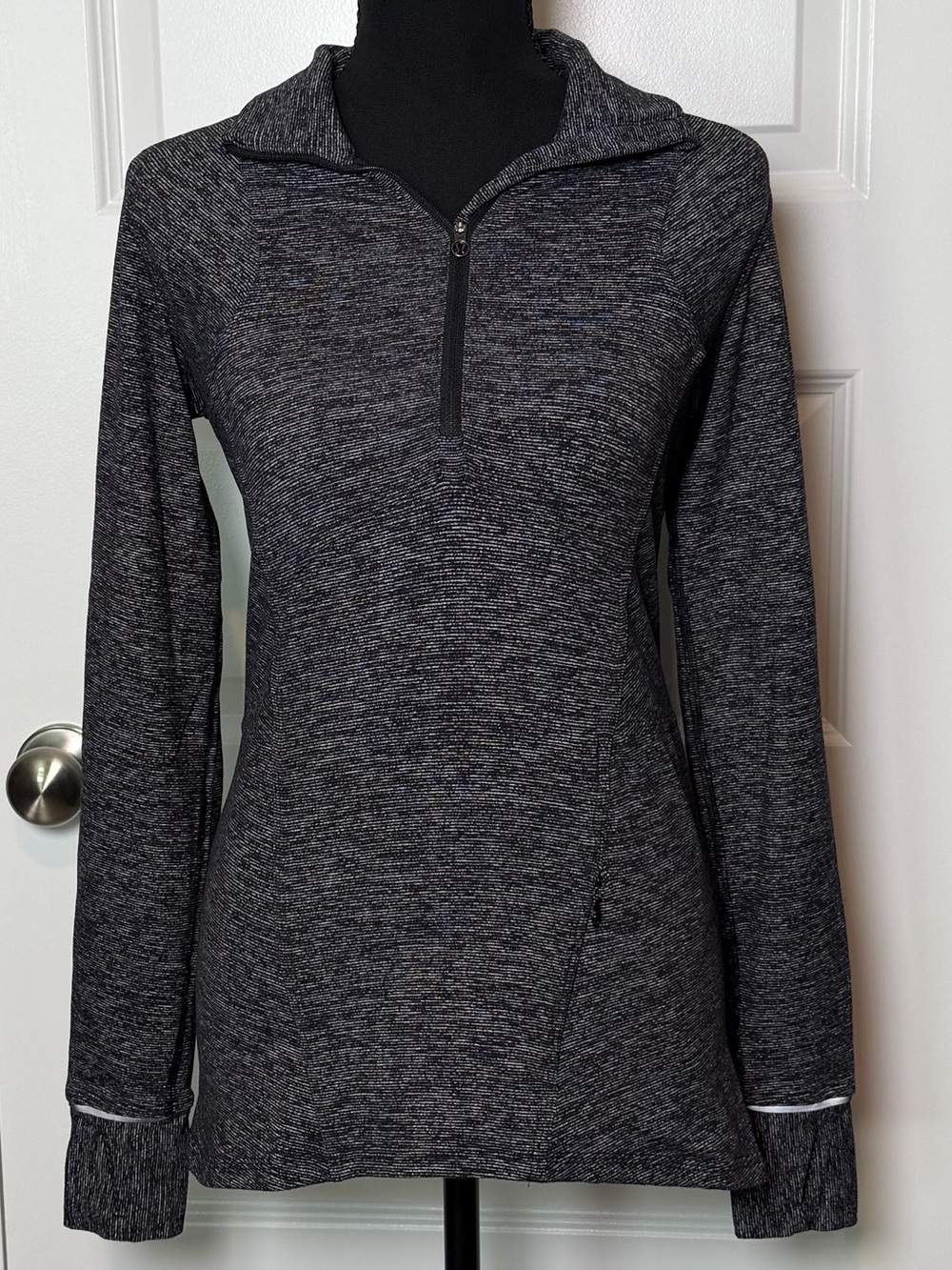 Lululemon Heathered Black 1/2 Zip Pullover Thumbholes Running Top